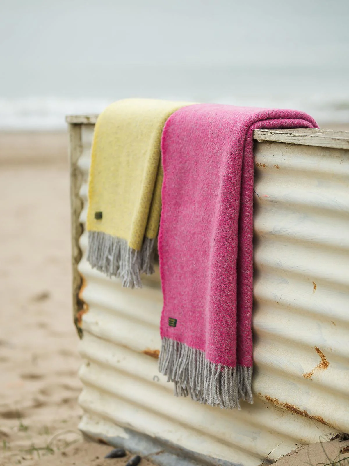 Boa Pure New Wool Throw - Pink - Image 2