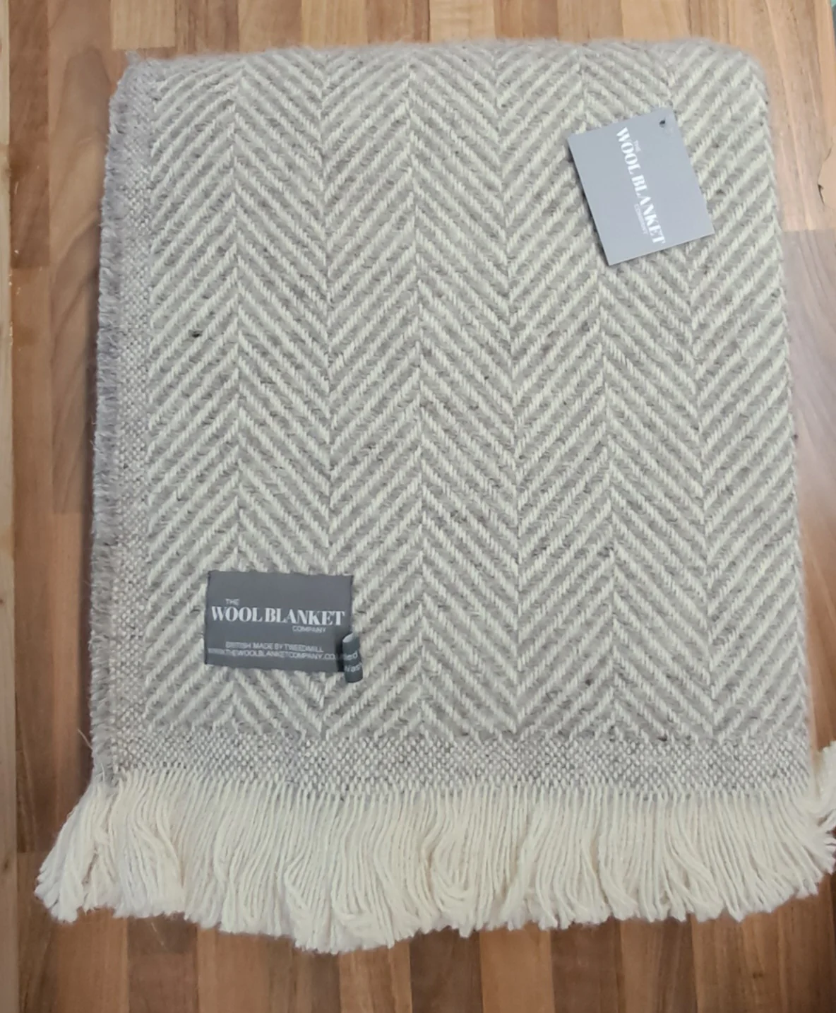 Chevron Recycled Wool Throw - Assorted Colours - Image 15