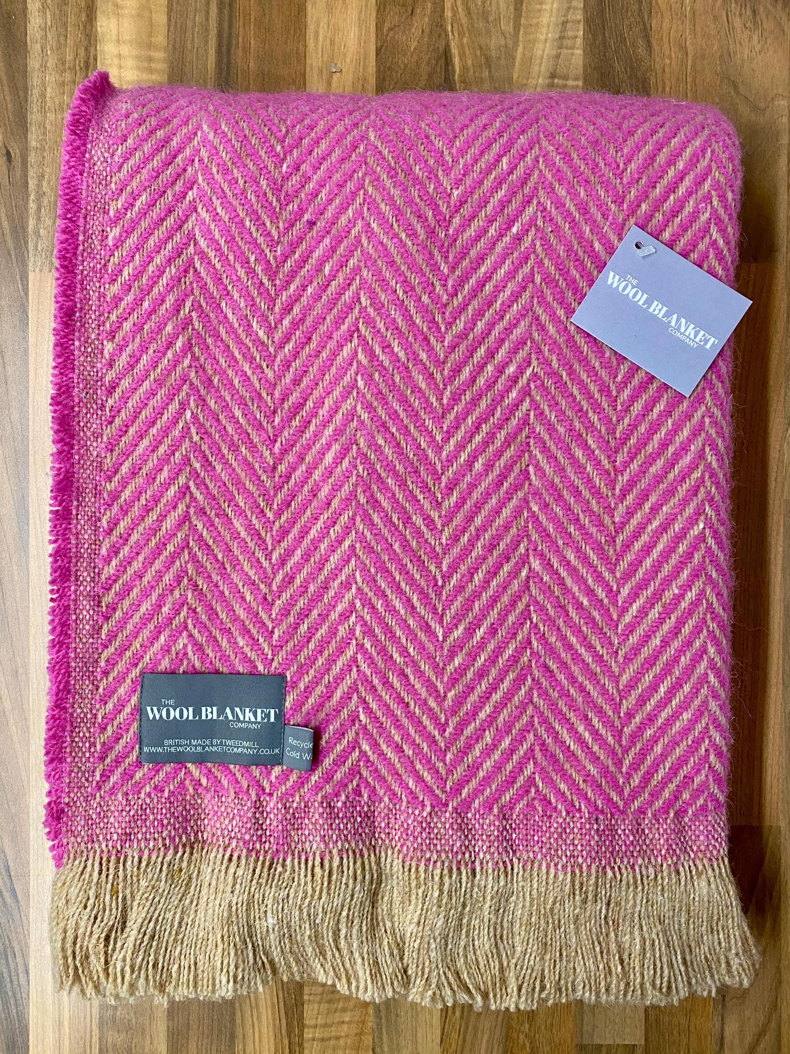 Chevron Recycled Wool Throw - Assorted Colours - Image 7
