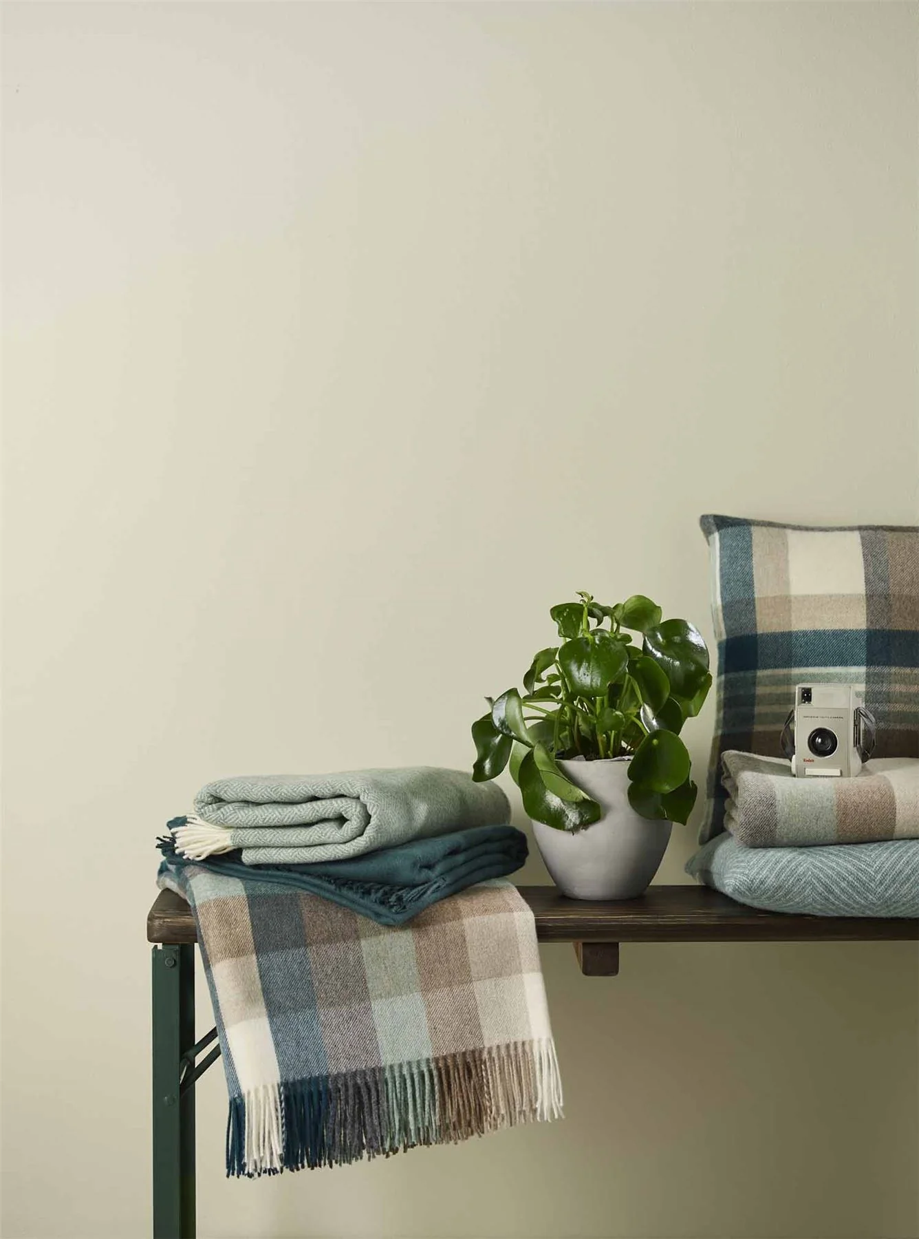 Harlequin Check Lambswool Throw - Eucalyptus - Image 3