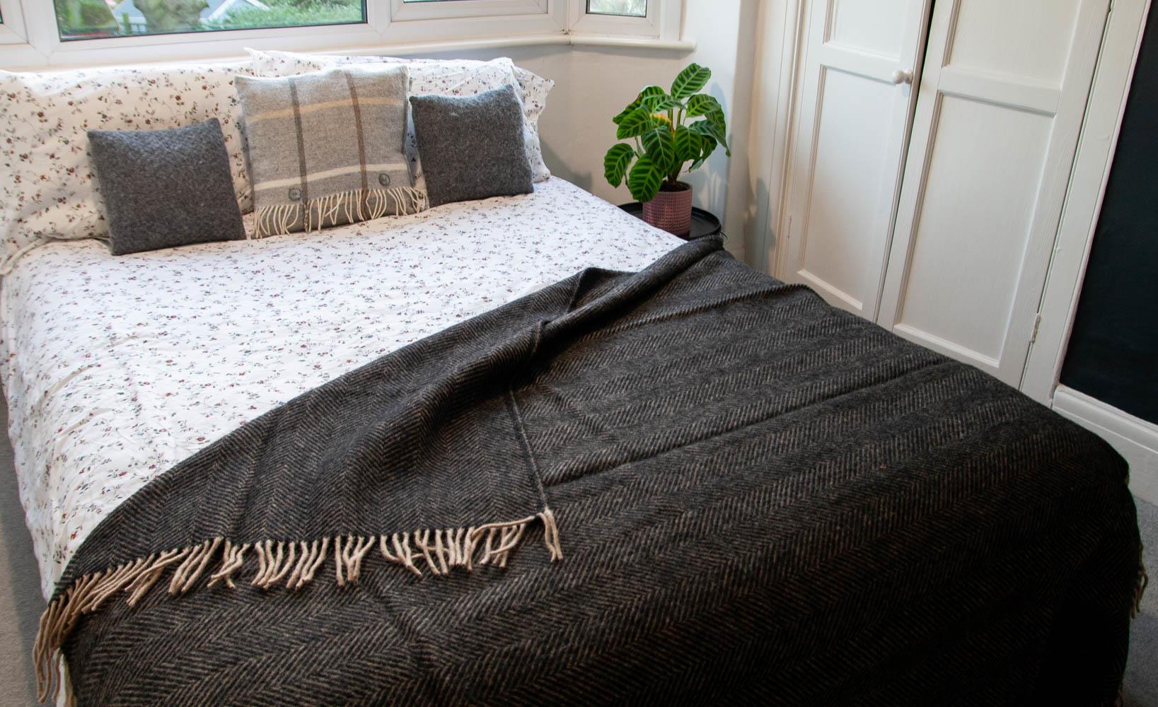 Herringbone Pure New Wool Throw - Vintage - Image 6