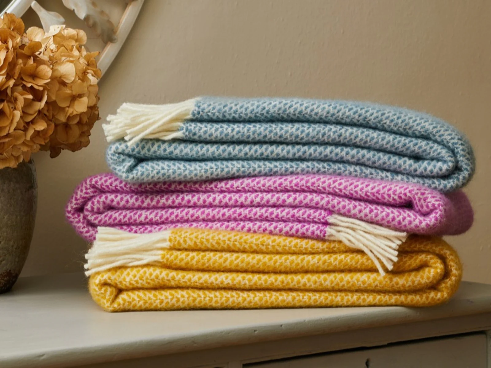 Honeycomb Pure New Wool Throw - Rosa - Image 3