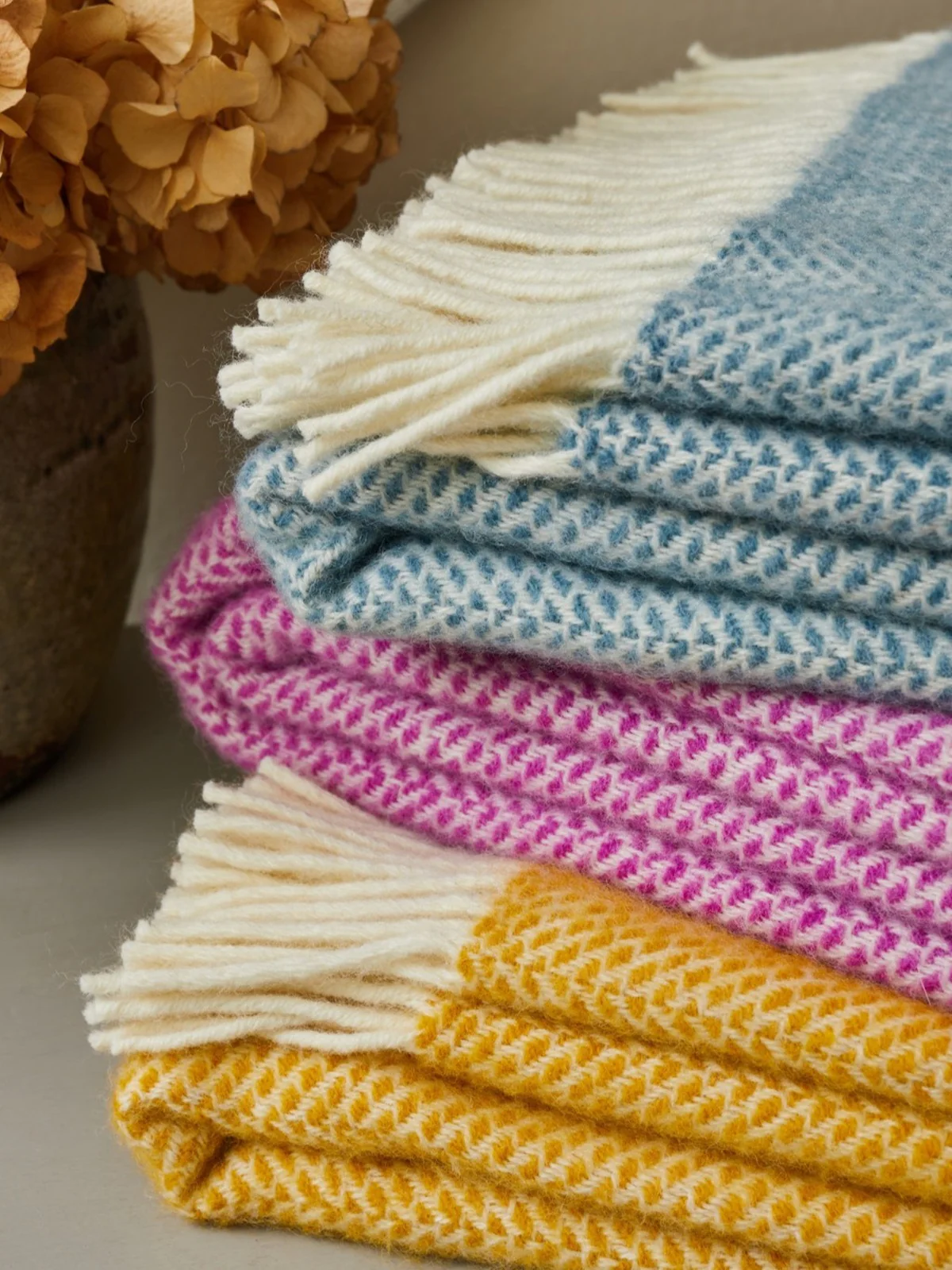 Honeycomb Pure New Wool Throw - Rosa - Image 5