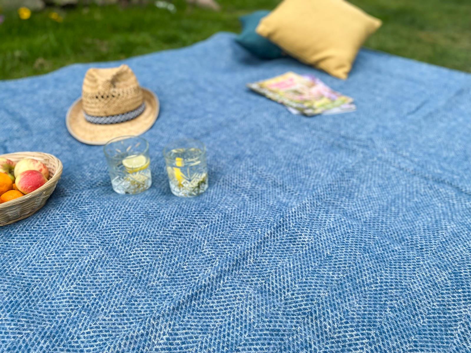 Honeycomb Waterproof Eventer Picnic Blanket - Ink Blue - Image 4