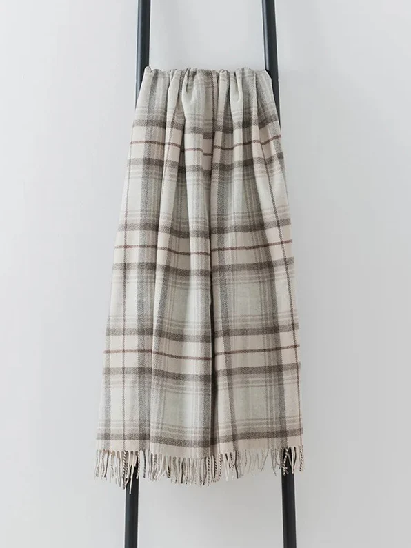 Lindores Merino Lambswool Throws - Image 2
