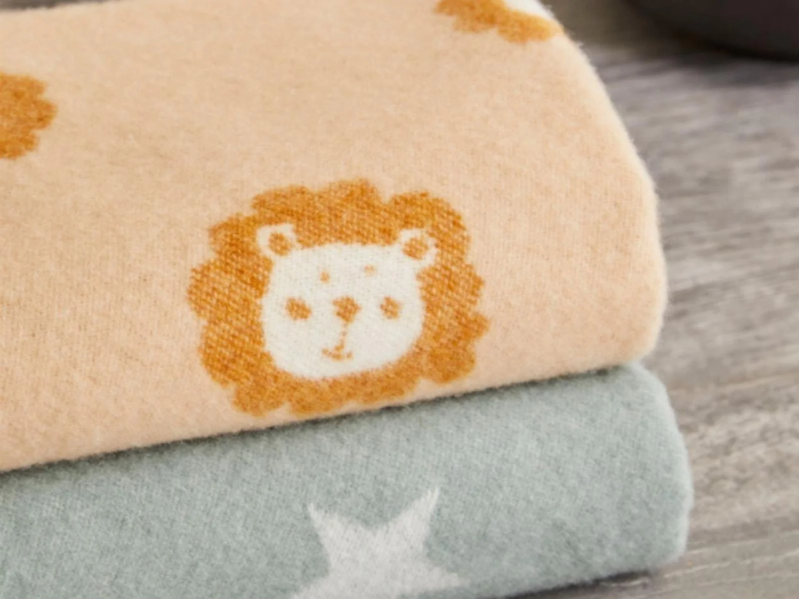 Merino Baby Blanket Lion - Image 7