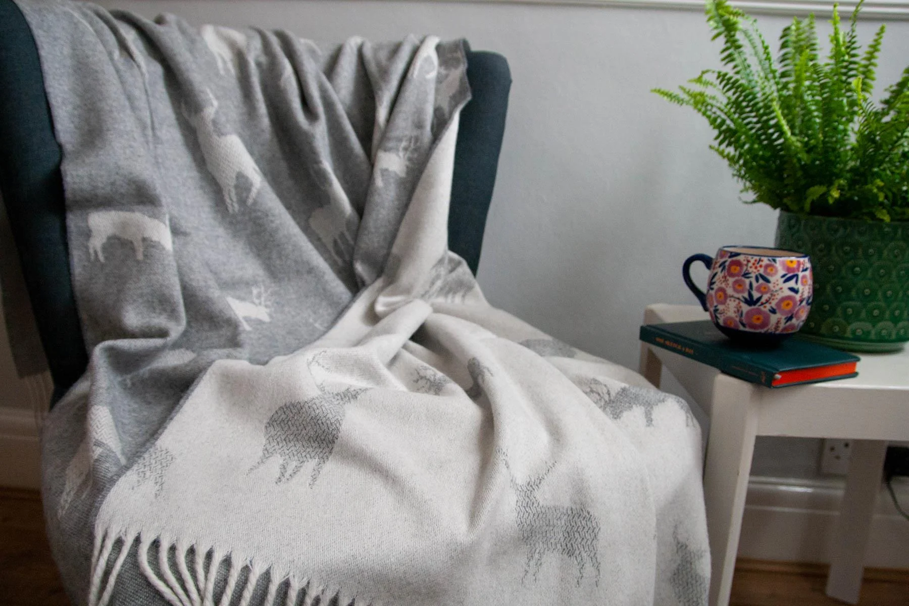 Stag Merino Lambswool Throw - Grey - Image 7