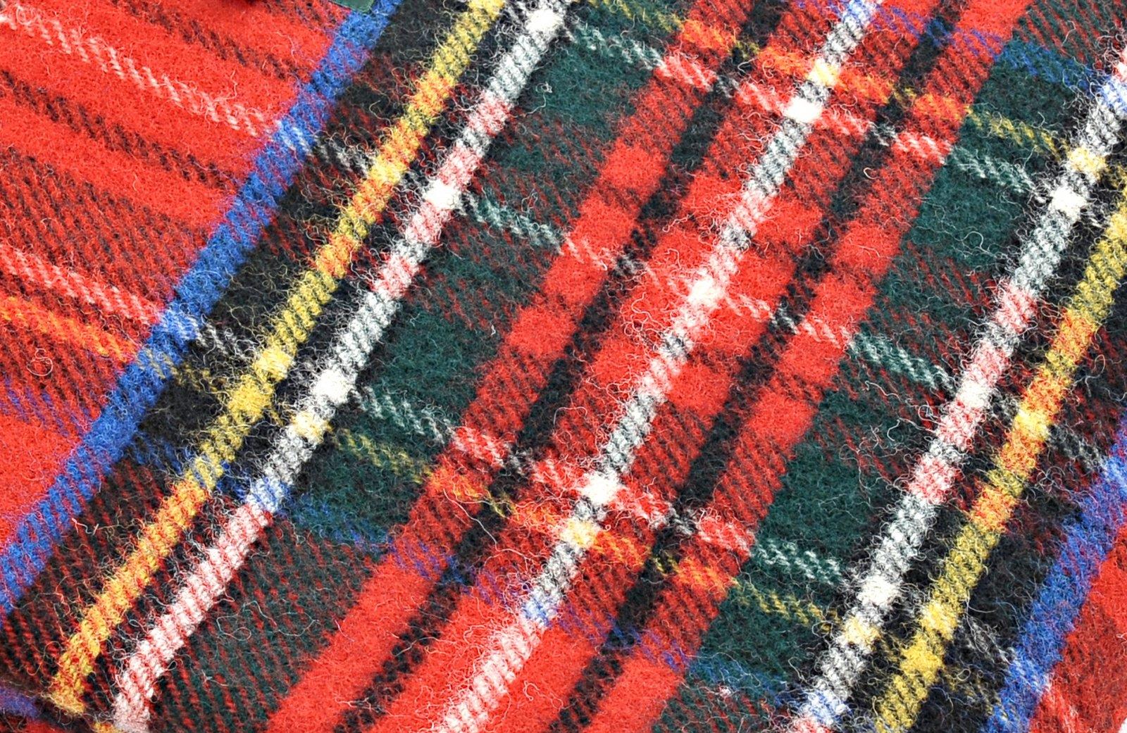Tartan Pure New Wool Blanket - Royal Stewart - Image 3