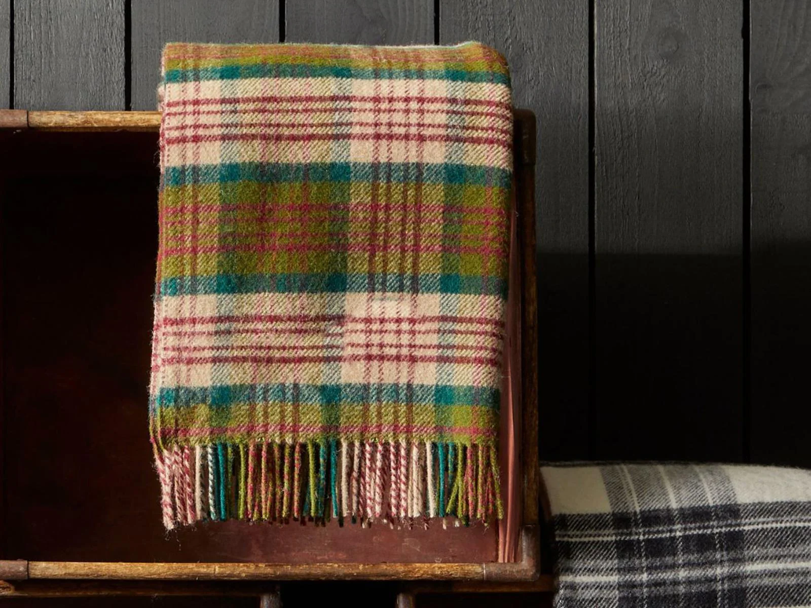 Tartan Pure New Wool  Blanket - Thistleberry - Image 3