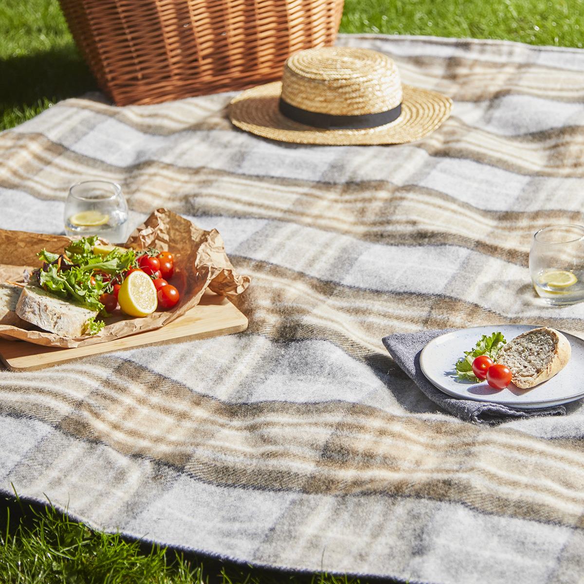 Tartan Waterproof Eventer Picnic Blanket - McKellar - Image 3